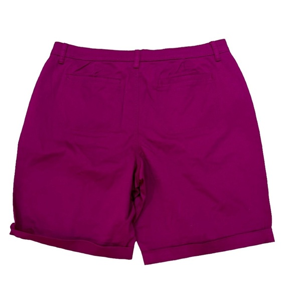 Croft & Barrow Women’s Plus Size 18 Cuffed Fuchsia Shorts - Picture 2 of 4
